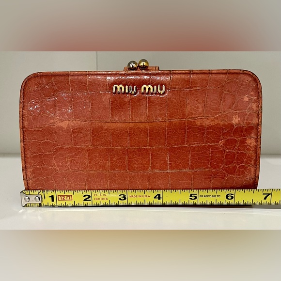 Miu Miu Embossed Crocodile Leather Double Sided Wallet in Pink - Picture 3 of 12